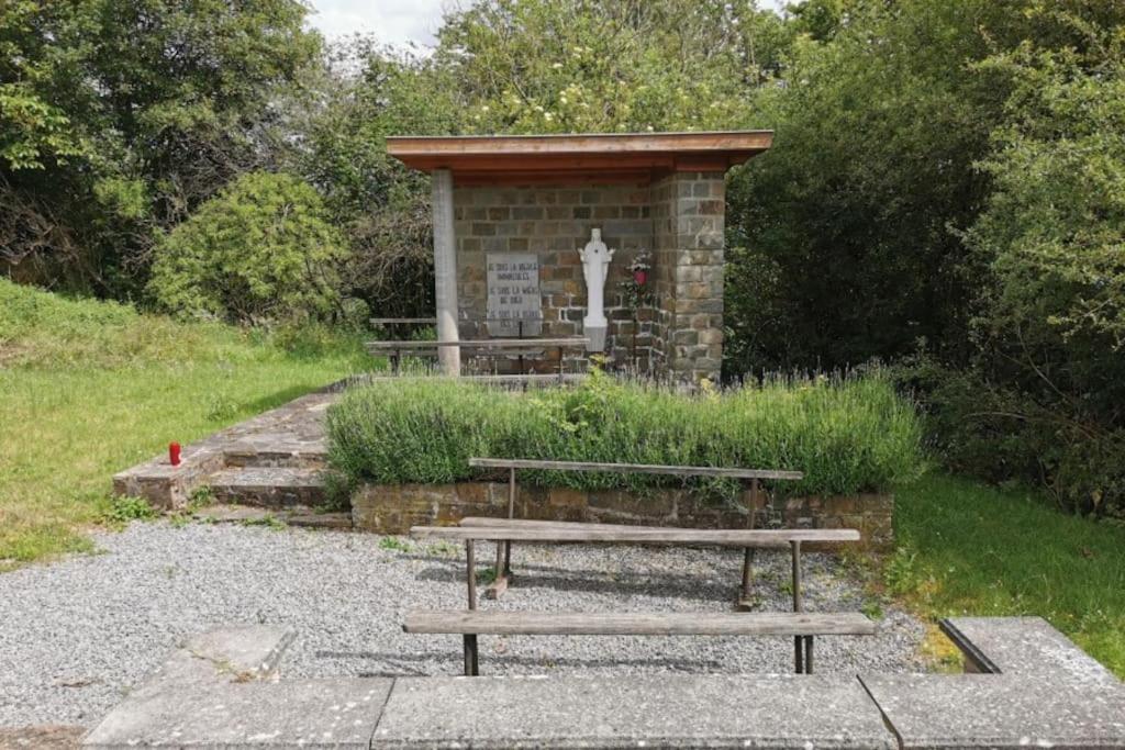 Lesse En Ciel Vous Accueille Avec Plaisir . Houyet Exterior foto