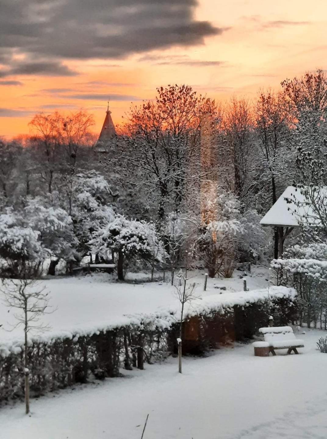 Lesse En Ciel Vous Accueille Avec Plaisir . Houyet Exterior foto